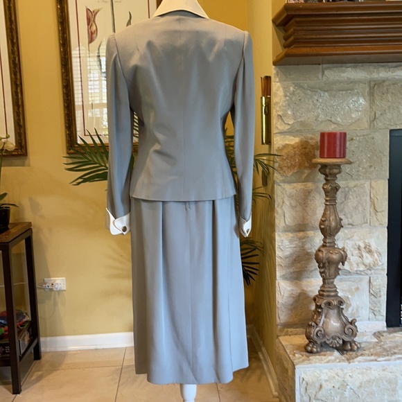 NWOT Vintage David Hayes Pale Grey Suit - Picture 4 of 16